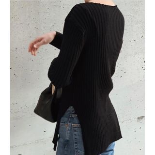 アーバンボビー(URBANBOBBY)のvaret_street  sideslit rib top(ニット/セーター)