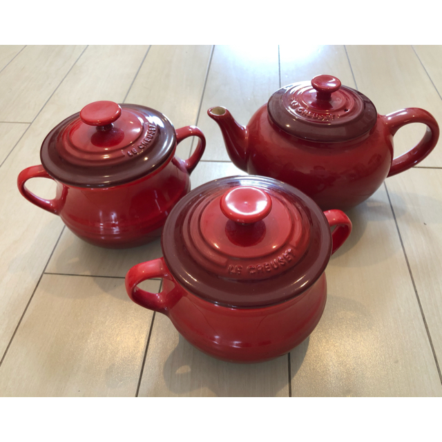 LE CREUSET(ルクルーゼ)のルクリーゼ ポット 2セット ティーポット レッド イッタラ ビレロイ 食器 インテリア/住まい/日用品のキッチン/食器(食器)の商品写真