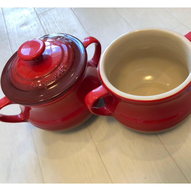 LE CREUSET(ルクルーゼ)のルクリーゼ ポット 2セット ティーポット レッド イッタラ ビレロイ 食器 インテリア/住まい/日用品のキッチン/食器(食器)の商品写真