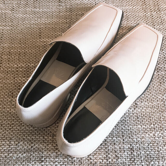 ZARA(ザラ)のZARA エナメルシューズ size41 レディースの靴/シューズ(ローファー/革靴)の商品写真