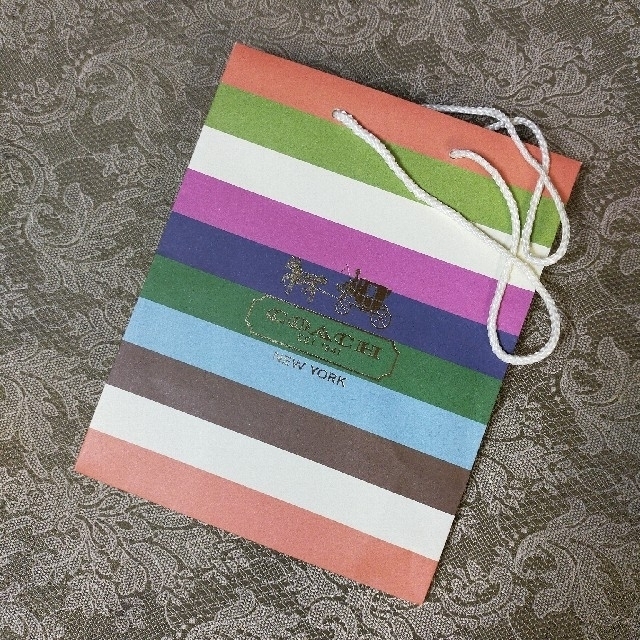 COACH(コーチ)の新品/美品  ♡COACH♡  ミラー & 巾着袋 & 紙袋 セット レディースのファッション小物(ミラー)の商品写真