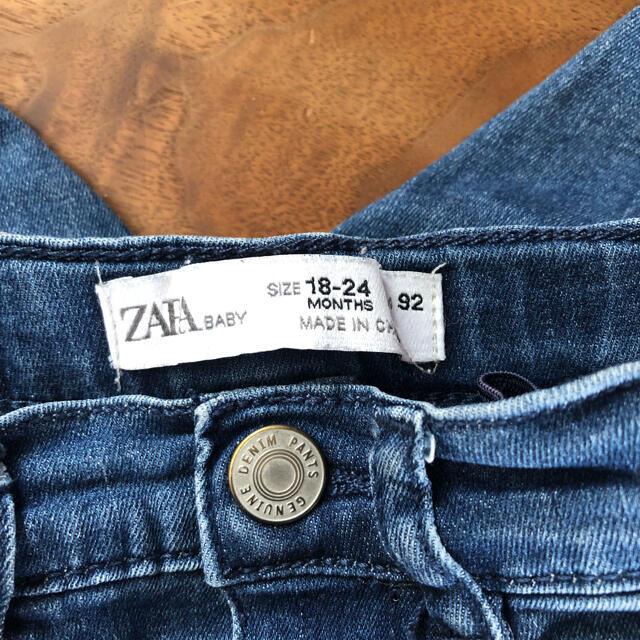 ZARA(ザラ)のZara デニム キッズ/ベビー/マタニティのキッズ服男の子用(90cm~)(パンツ/スパッツ)の商品写真