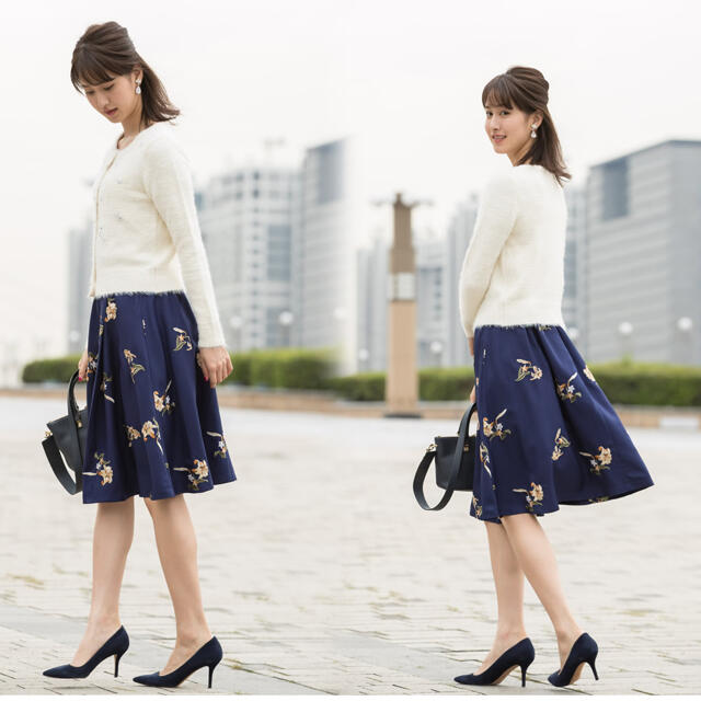 tocco(トッコ)のtocco closet♡ ときめきが詰まった花ししゅうスカート レディースのスカート(ひざ丈スカート)の商品写真