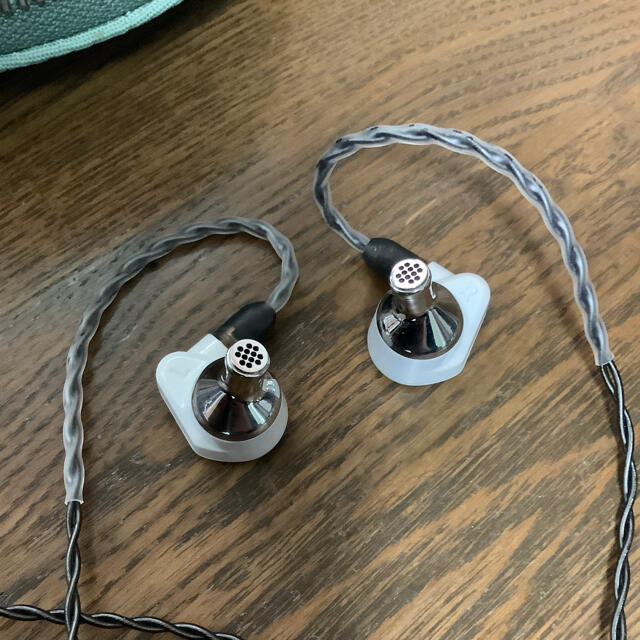 CAMPFIRE AUDIO VEGA2020 スマホ/家電/カメラのオーディオ機器(ヘッドフォン/イヤフォン)の商品写真