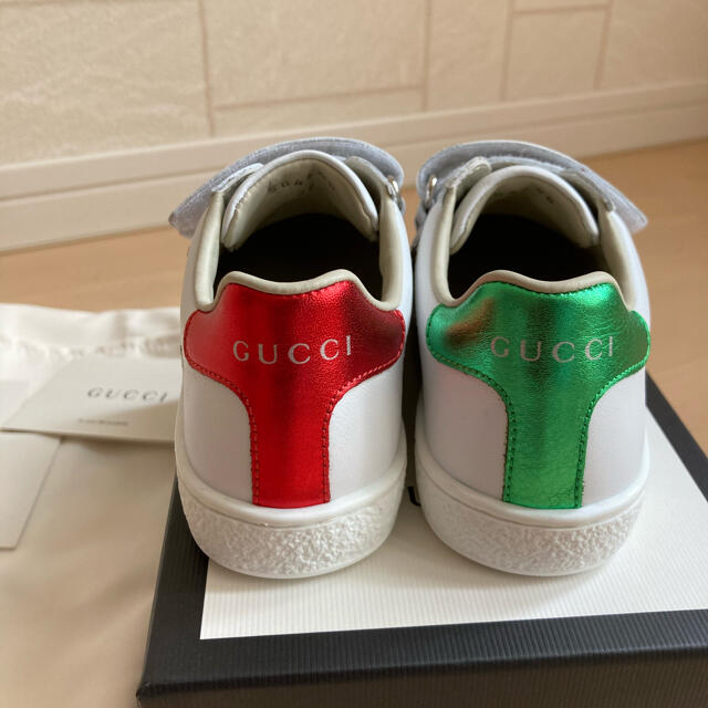 Gucci(グッチ)のGUCCIキッズ　スタービーエース　レザースニーカー キッズ/ベビー/マタニティのキッズ靴/シューズ(15cm~)(スニーカー)の商品写真