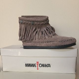 ミネトンカ(Minnetonka)のMINNETONKA(ブーツ)