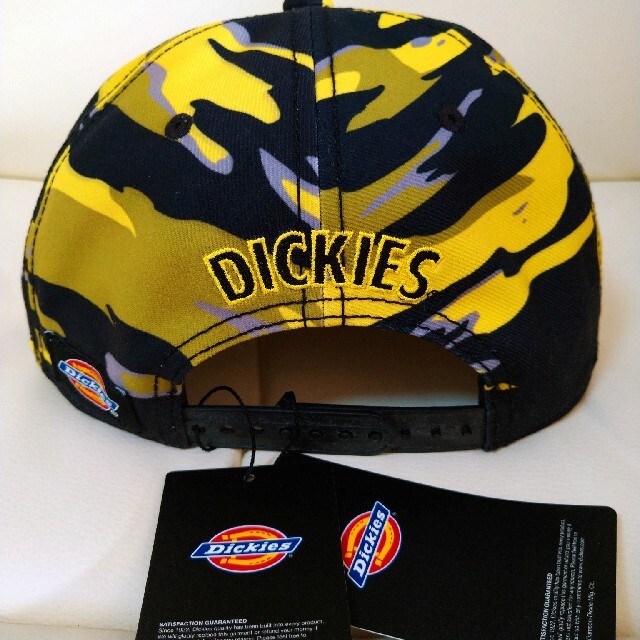 Dickies(ディッキーズ)の値下げしました。Dickiesと阪神コラボ帽子【迷彩とら帽子】 キッズ/ベビー/マタニティのこども用ファッション小物(帽子)の商品写真