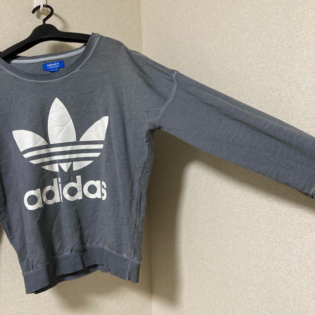 adidas(アディダス)のadidasスウェット レディースのトップス(トレーナー/スウェット)の商品写真