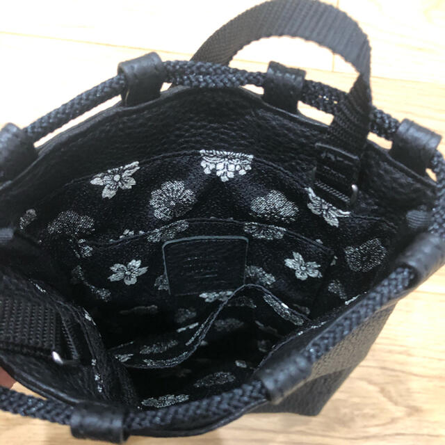 yorozu キリハナ角字巾着25 メンズのバッグ(ショルダーバッグ)の商品写真