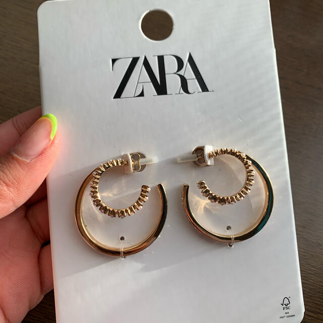 ZARA(ザラ)のZARA フープピアス レディースのアクセサリー(ピアス)の商品写真