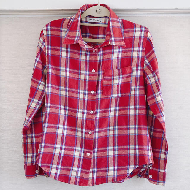 BROWNY(ブラウニー)のBROWNY 赤チェックシャツ レディースのトップス(シャツ/ブラウス(半袖/袖なし))の商品写真