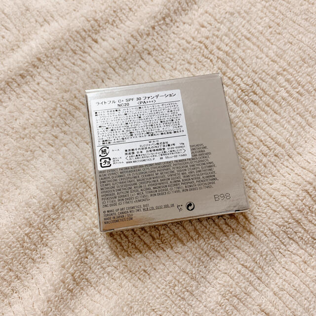 MAC(マック)のMAC/ライトフル C+ SPF30 ファンデーション　NC20 コスメ/美容のベースメイク/化粧品(ファンデーション)の商品写真