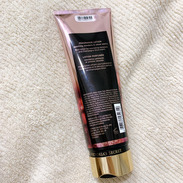 Victoria's Secret(ヴィクトリアズシークレット)のFRAGRANCE LOTION (Champagne Glow) コスメ/美容のボディケア(ボディローション/ミルク)の商品写真