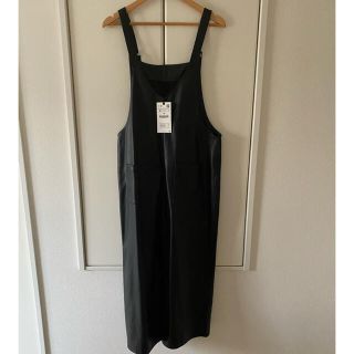 ザラ(ZARA)のZARA レザー　サロペット　(サロペット/オーバーオール)