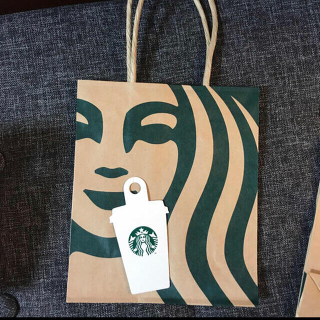 Starbucks Coffee(スターバックスコーヒー)のお値下げ‼️新品　スターバックス ヴィア　スリーブ付き　リユーザブルカップ 食品/飲料/酒の飲料(コーヒー)の商品写真