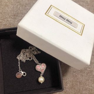 ミュウミュウ ネックレス(ハート)の通販 8点 | miumiuのレディースを
