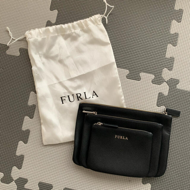 【FURLA(フルラ)】3連ポーチ