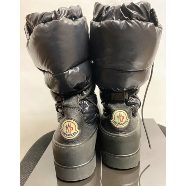 MONCLER(モンクレール)の正規品 モンクレール MONCLER レザー ダウン ブーツ 黒 42 27 メンズの靴/シューズ(ブーツ)の商品写真