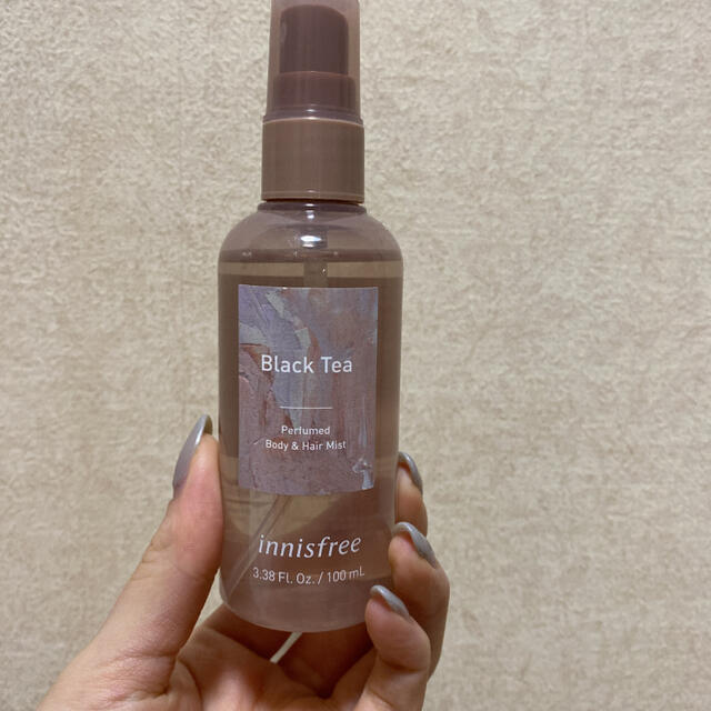 Innisfree(イニスフリー)のイニスフリー ボディ&ヘアミスト　ブラックティー100ml コスメ/美容のヘアケア/スタイリング(ヘアウォーター/ヘアミスト)の商品写真