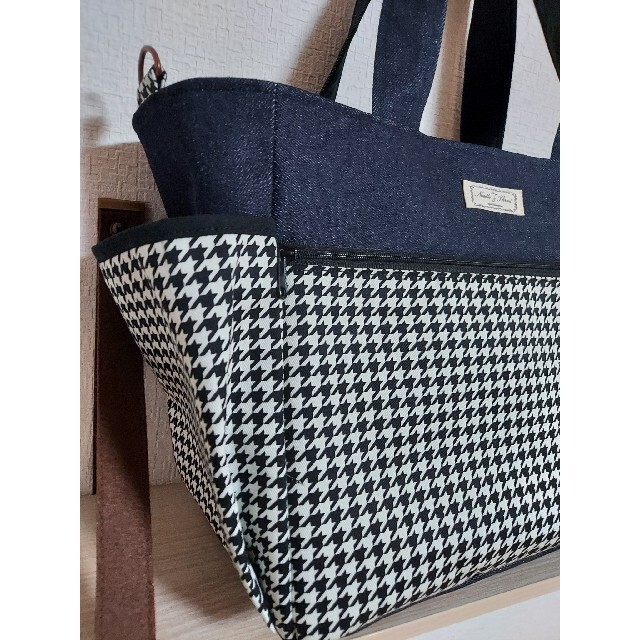 特価新作 モノトーン千鳥格子フロントファスナーサイドポケットトートバッグハンドメイドの通販 by chico's shop|ラクマ 限定品低価