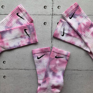 ナイキ ピンク 靴下の通販 97点 Nikeのレディースを買うならラクマ