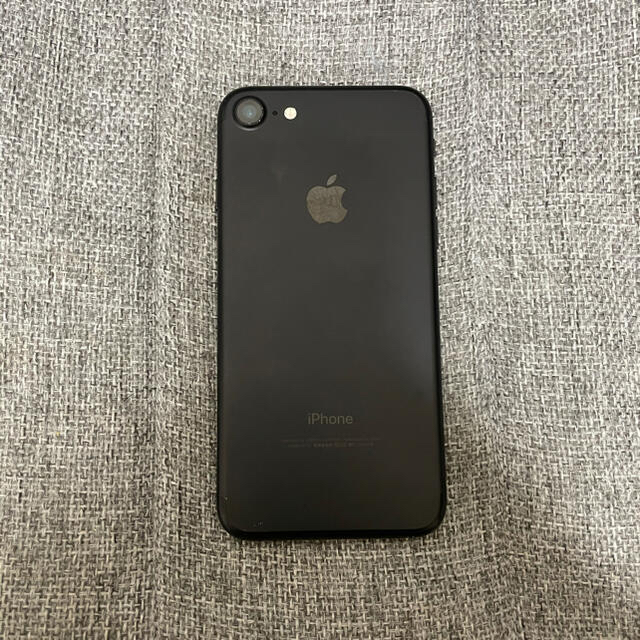 iPhone(アイフォーン)のiPhone 7 Black 128 GB docomo スマホ/家電/カメラのスマートフォン/携帯電話(スマートフォン本体)の商品写真