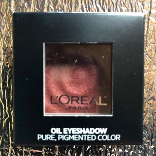 ロレアルパリ(L'Oreal Paris)のアイシャドウとネックウォーマー(アイシャドウ)