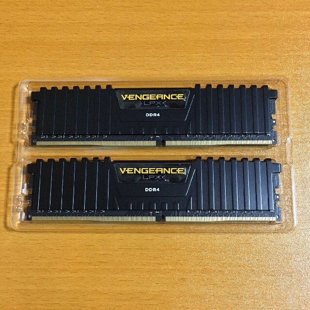 CORSAIR DDR4 CMK16GX4M2D3600C18 8GB×2枚 スマホ/家電/カメラのPC/タブレット(PCパーツ)の商品写真