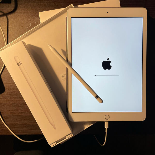 iPad(アイパッド)のiPad (第7世代）+ Pencil (第1世代）+ Smart Cover スマホ/家電/カメラのPC/タブレット(タブレット)の商品写真