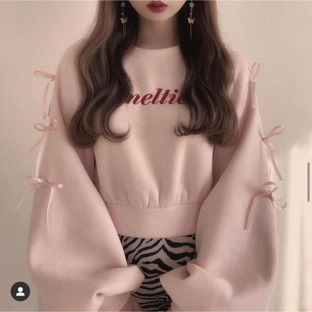 evelyn(エブリン)の【22日まで限定価格】meltie スウェット レディースのトップス(トレーナー/スウェット)の商品写真