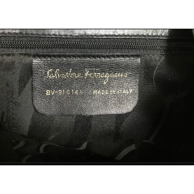 Salvatore Ferragamo(サルヴァトーレフェラガモ)のフェラガモ　ガンチーニレザーリュック‼️ レディースのバッグ(リュック/バックパック)の商品写真