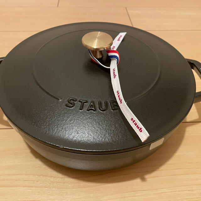 STAUB(ストウブ)のstaub ストウブ ブレイザーソテーパン ブラック24cm インテリア/住まい/日用品のキッチン/食器(鍋/フライパン)の商品写真