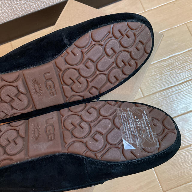 UGG(アグ)の新品　UGG モカシン ローファー　ANSLEY ブラック　US9 26センチ レディースの靴/シューズ(スリッポン/モカシン)の商品写真