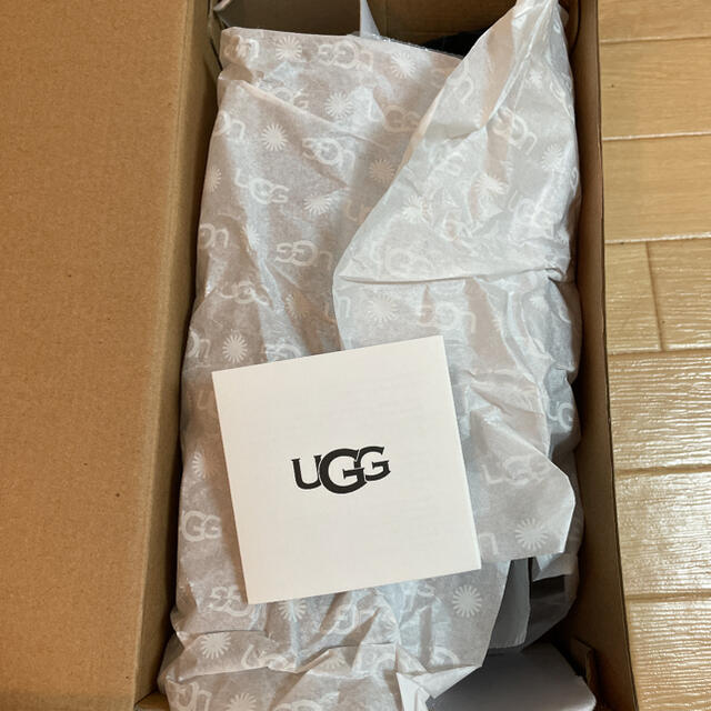 UGG(アグ)の新品　UGG モカシン ローファー　ANSLEY ブラック　US9 26センチ レディースの靴/シューズ(スリッポン/モカシン)の商品写真