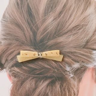 ボタニカルリボンヘアクリップ　くすみイエロー(ヘアアクセサリー)