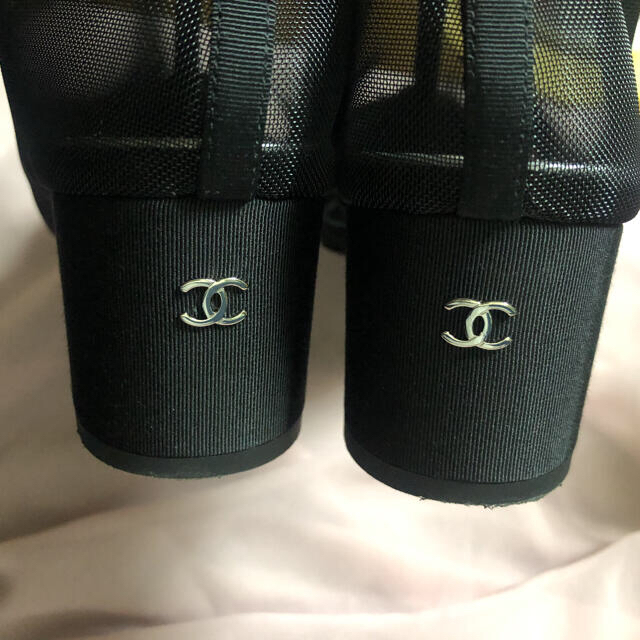 CHANEL(シャネル)の値下げ　美品　シャネル　チュール　ショートブーツ レディースの靴/シューズ(ブーツ)の商品写真