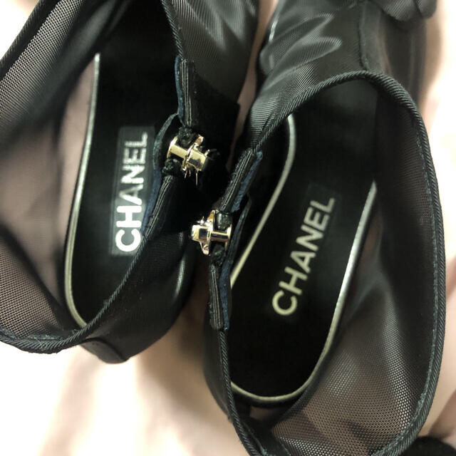 CHANEL(シャネル)の値下げ　美品　シャネル　チュール　ショートブーツ レディースの靴/シューズ(ブーツ)の商品写真