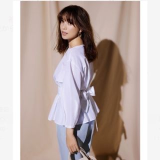 蛯原友里さん着用✨新品！♥️PLST♥️コットンボリュームスリーブブラウス。Ｓ。