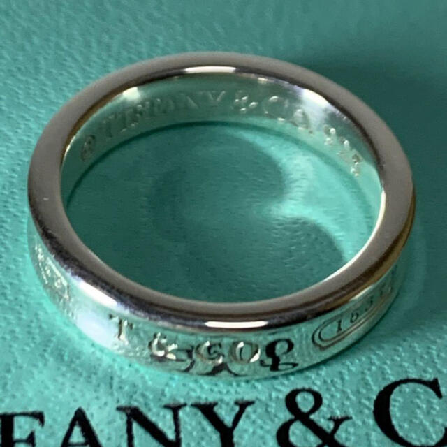 Tiffany & Co.(ティファニー)の今日だけセール 美品 ティファニー ナローリング 6号 レディースのアクセサリー(リング(指輪))の商品写真