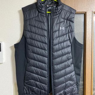 UNDER ARMOUR - アンダーアーマー ダウンベストの通販 by kooochi's ...