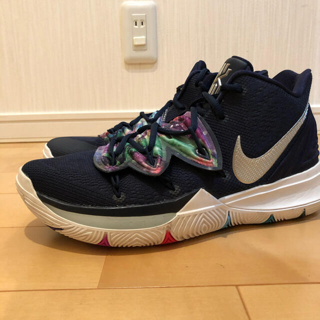 NIKE(ナイキ)のナイキ カイリー5 EP NIKE KYRIE 5 EP 27.0cm スポーツ/アウトドアのスポーツ/アウトドア その他(バスケットボール)の商品写真