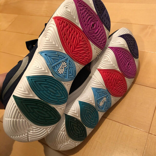 NIKE(ナイキ)のナイキ カイリー5 EP NIKE KYRIE 5 EP 27.0cm スポーツ/アウトドアのスポーツ/アウトドア その他(バスケットボール)の商品写真