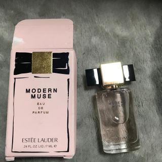 エスティローダー(Estee Lauder)のモダン ミューズ オーデ パフィーム スプレィ(香水(女性用))