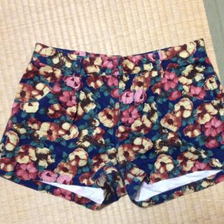 ローリーズファーム(LOWRYS FARM)の花柄ショーパン(ショートパンツ)