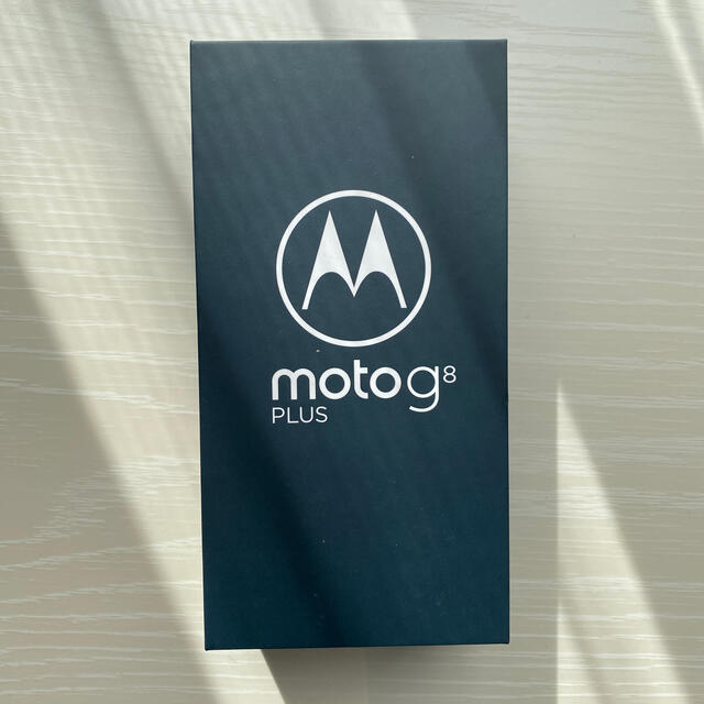 Motorola(モトローラ)の新品　motorola Moto G8 Plus  ポイズンベリー スマホ/家電/カメラのスマートフォン/携帯電話(スマートフォン本体)の商品写真