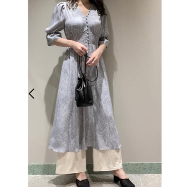 SNIDEL ラインフラワーウエストギャザーワンピース 大人気????完売品