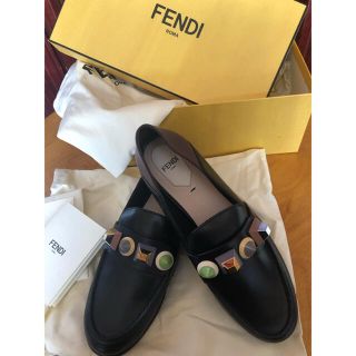 フェンディ(FENDI)の専用　FENDIフェンディ　新品未使用　ローファーブラックレザー38サイズ(ローファー/革靴)