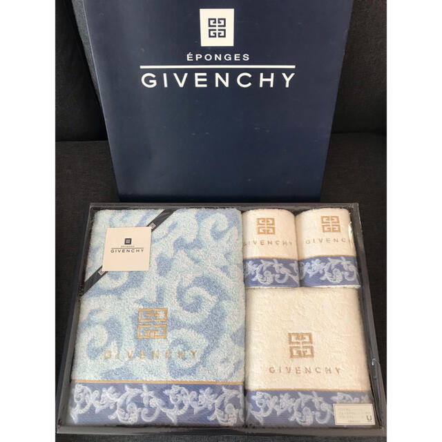 GIVENCHY(ジバンシィ)のジバンシー　タオルセット インテリア/住まい/日用品の日用品/生活雑貨/旅行(タオル/バス用品)の商品写真