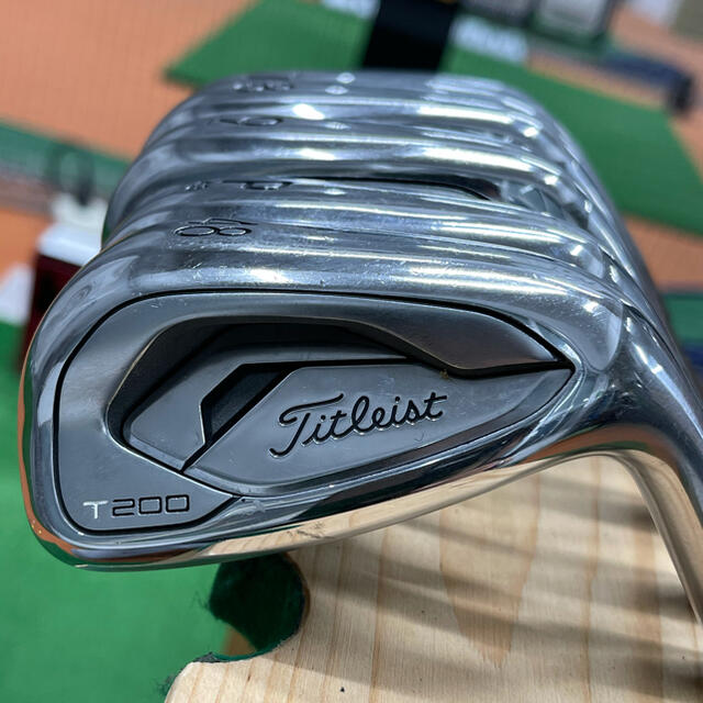 Titleist(タイトリスト)のタイトリストT200＆アッタスアイアン10S 5i-9i.PW.48° 7本 スポーツ/アウトドアのゴルフ(クラブ)の商品写真