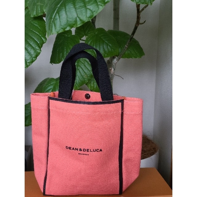 DEAN & DELUCA(ディーンアンドデルーカ)の新品未使用 2021年発売 DEAN & DELUCA エコ バッグ ピンク レディースのバッグ(エコバッグ)の商品写真